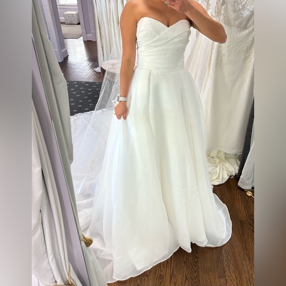 NWT Pronovias Geiranger wedding dress - Picture 4 of 12